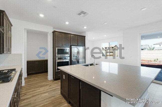 Building Photo - 4401 Hawkfinch Cir