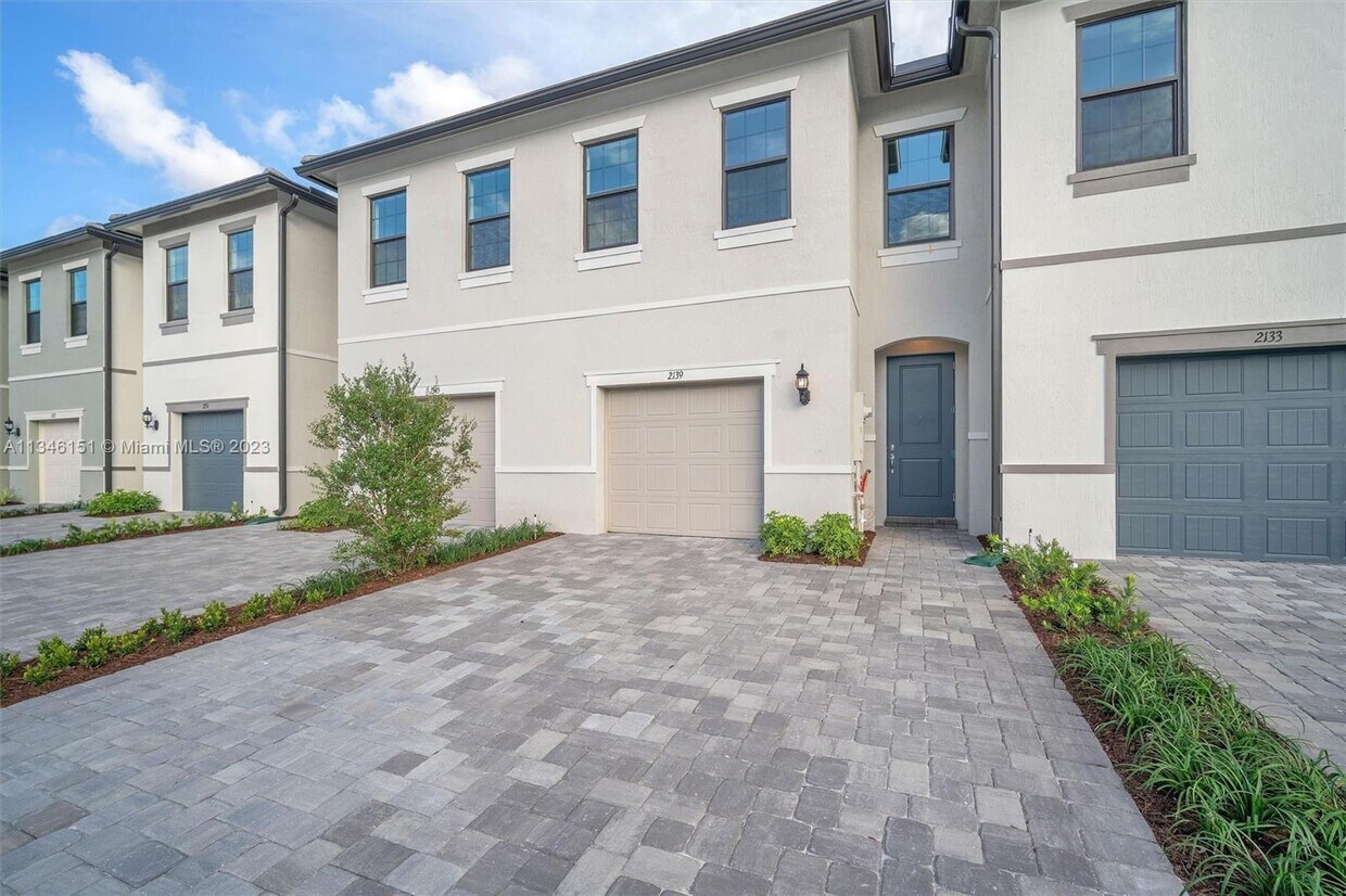2139 Appleton Cir S, Oakland Park, FL 33309 Townhome Rentals in