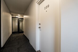 Building Photo - 612 Dawes Rd