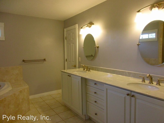 Building Photo - 5 br, 4 bath House - 617 Stoneleigh Court