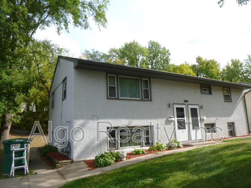 Foto principal - 4645 Washington St NE