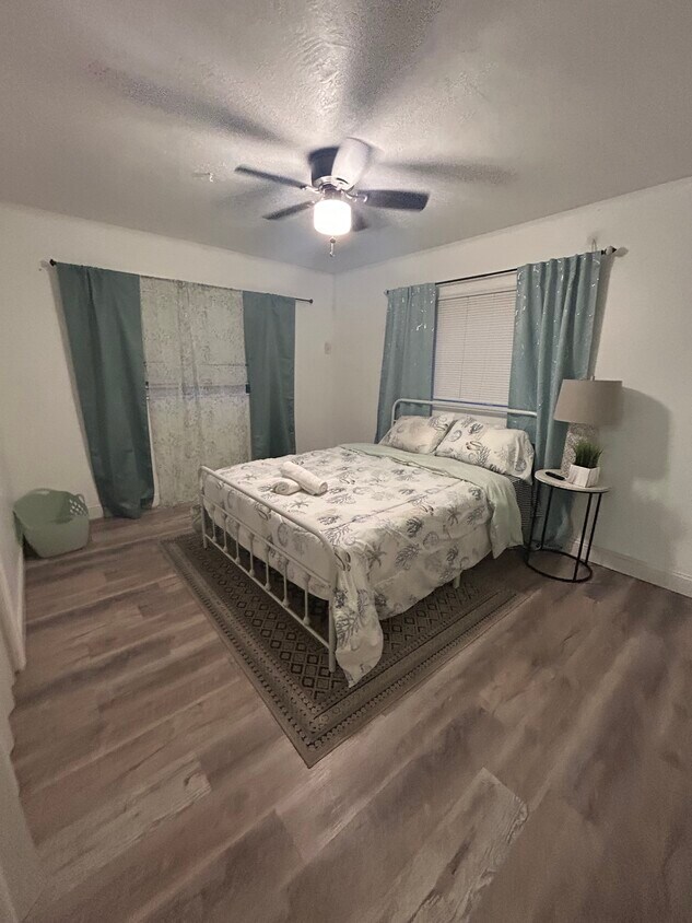 Foto principal - 1091 SW 32nd Ct