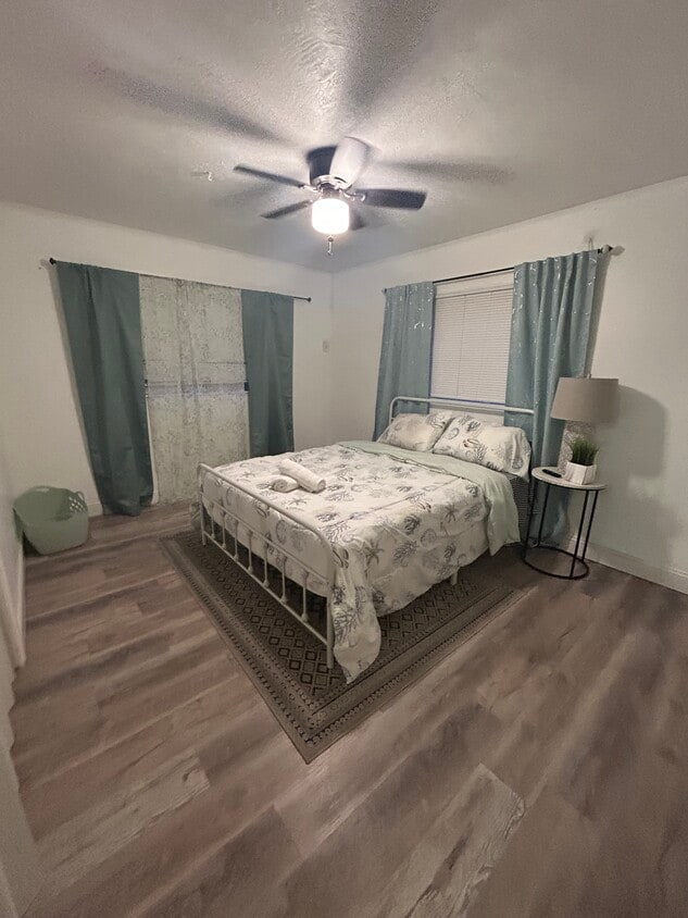 Primary Photo - 1091 SW 32nd Ct