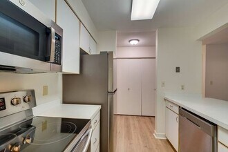 Building Photo - 100 Rosemary St