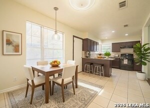Foto del edificio - 243 Maplewood Ln