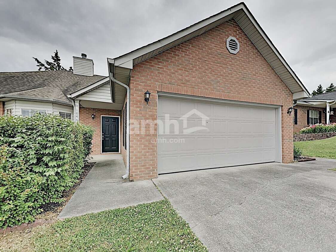 Foto principal - 1846 Hunters Hill Blvd