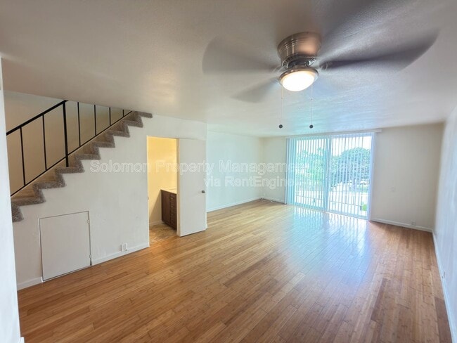 Building Photo - 4477 Mentone St