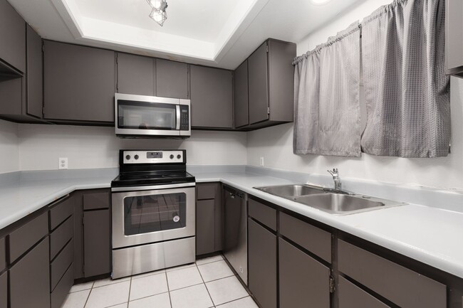 Building Photo - 1676 Jupiter Ct