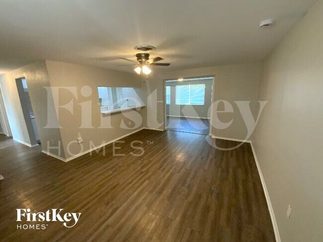Foto del edificio - 3567 Harbor Blvd