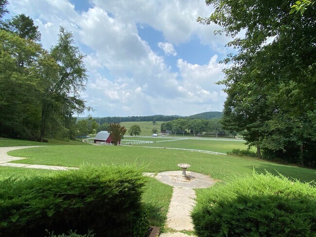 Building Photo - 5340 Cherokee Valley Rd