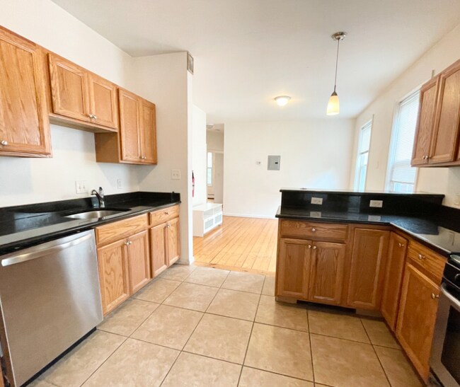 Building Photo - 52 Delle Ave