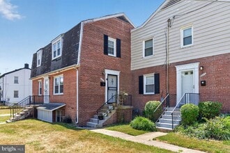 Building Photo - 2437 Iverson St