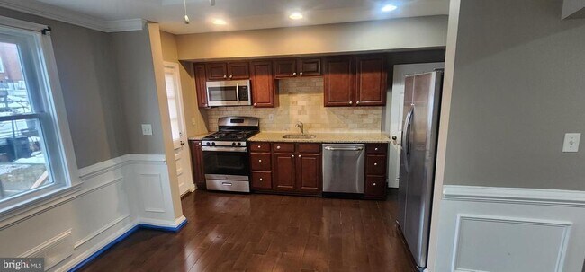 Foto del edificio - 7065 Eastbrook Ave