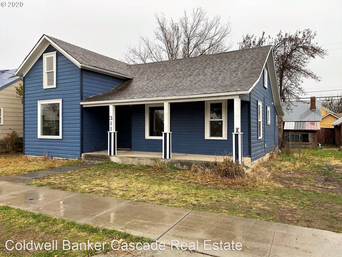 Primary Photo - 4 br, 1 bath House - 311 E Court ST