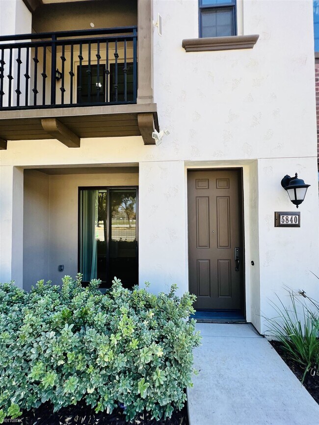 Building Photo - 4 br, 2.5 bath House - 5840 West Las Posit...