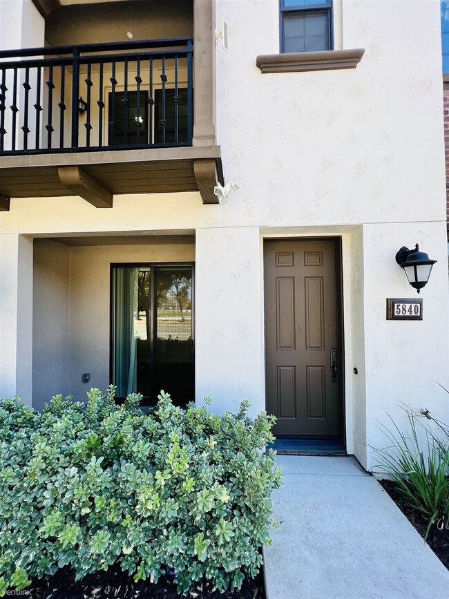 Foto del edificio - 4 br, 2.5 bath House - 5840 West Las Posit...