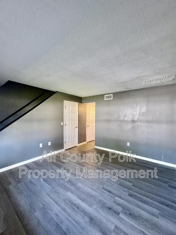Building Photo - 1415 Ridge Lake Ct
