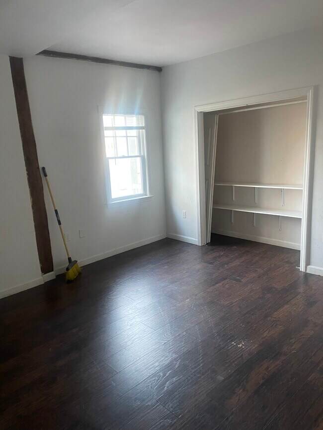 Foto del edificio - 409 Boston Rd