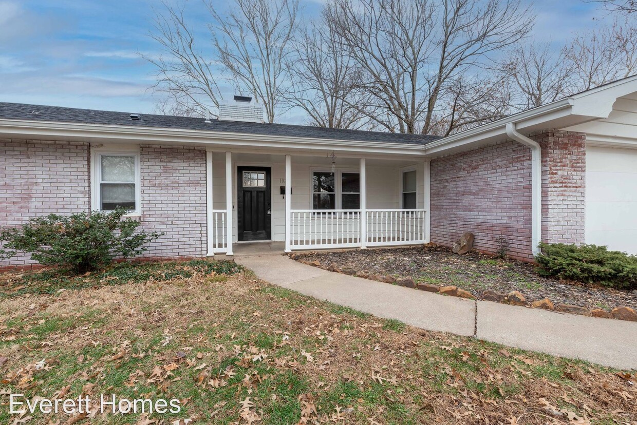 Primary Photo - 4 br, 2 bath House - 1027 W Crestview St