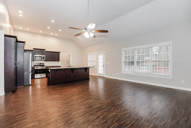 Building Photo - 2414 Amber Glen Dr