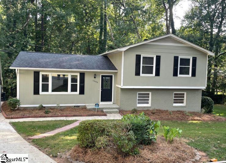 1506 E Yellow Wood Dr, Simpsonville, SC 29680 House Rental in