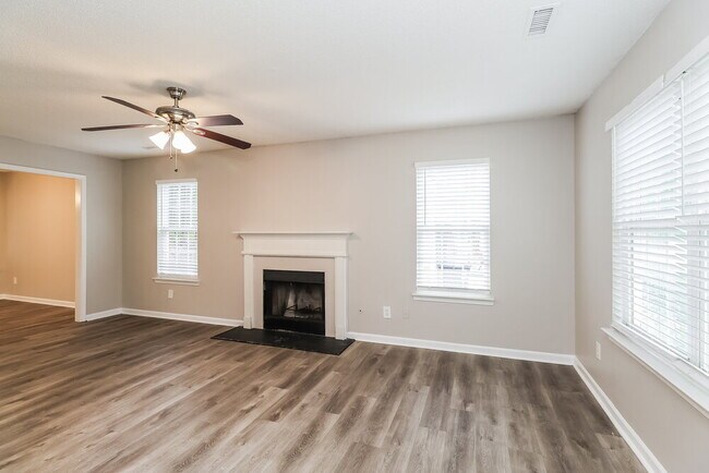 Foto del edificio - 905 Grassy Patch Ln