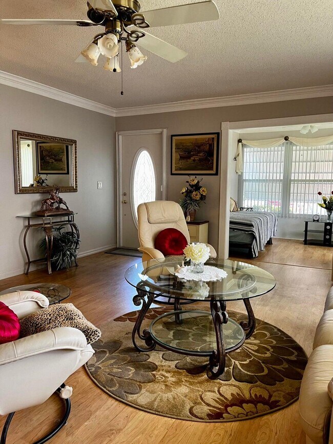Foto del edificio - 910 Savannas Point Dr