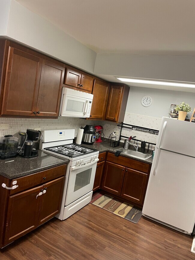 Building Photo - 9405 S 79th Ct