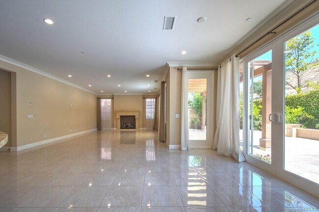 Open Floor Plan - 51 Triana