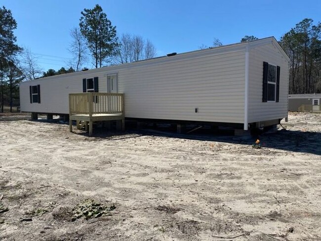 Building Photo - New 3 Bedroom 2 Bath Mobile Home!