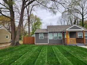 Building Photo - 936 Halsey Ln