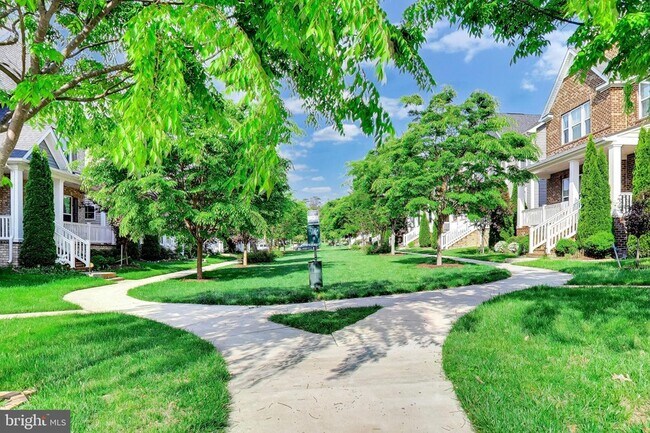 Photo - 140 Limpkin Ave House