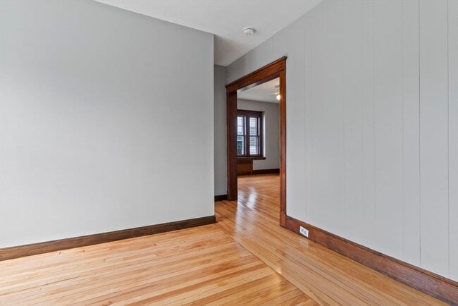 Building Photo - 33 Bigelow St