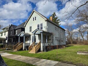 Building Photo - 2242 Fischer St