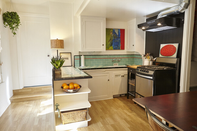 Kitchen - 2278 Silver Ridge Ave