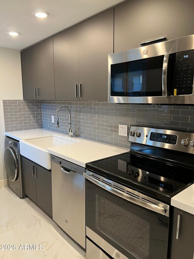 Foto del edificio - 4727 E Lafayette Blvd