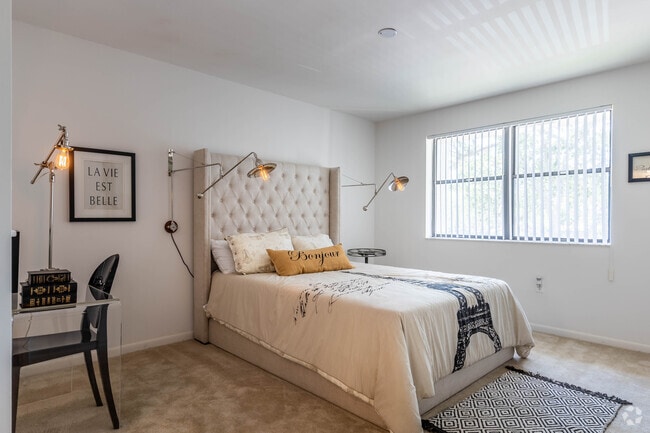 2 Bed, 2 Bath - La Vue at Emerald Pointe