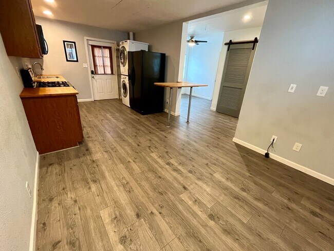 Foto del edificio - 3905 NE Grand Ave
