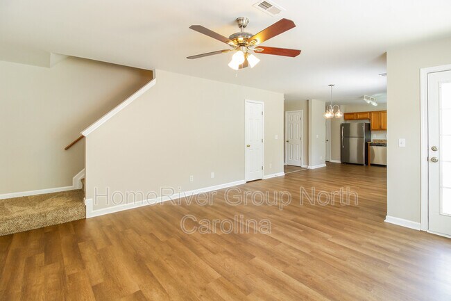 Building Photo - 1250 Maple Ridge Dr
