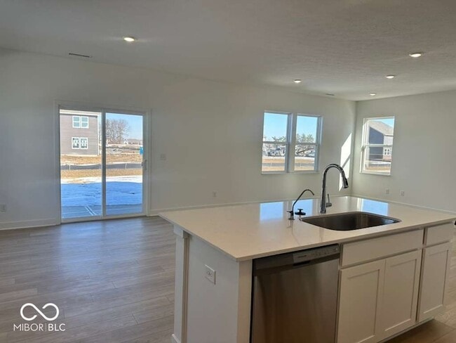 Building Photo - 820 Hardin Pl