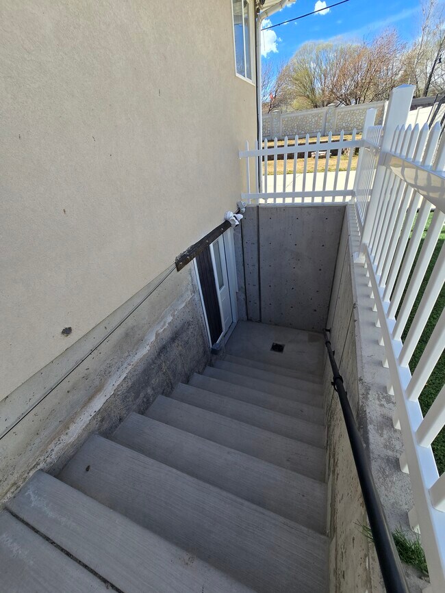 Foto del edificio - 13536 S Rose Hill Dr