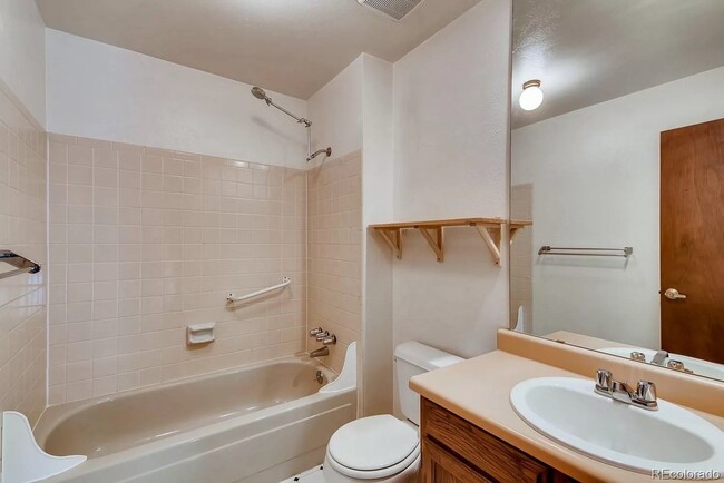 Building Photo - 14333 E Warren Pl