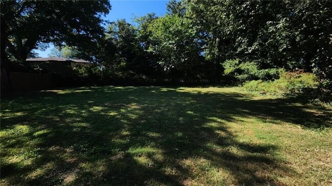 Foto del edificio - 349 Johnson Ferry Rd