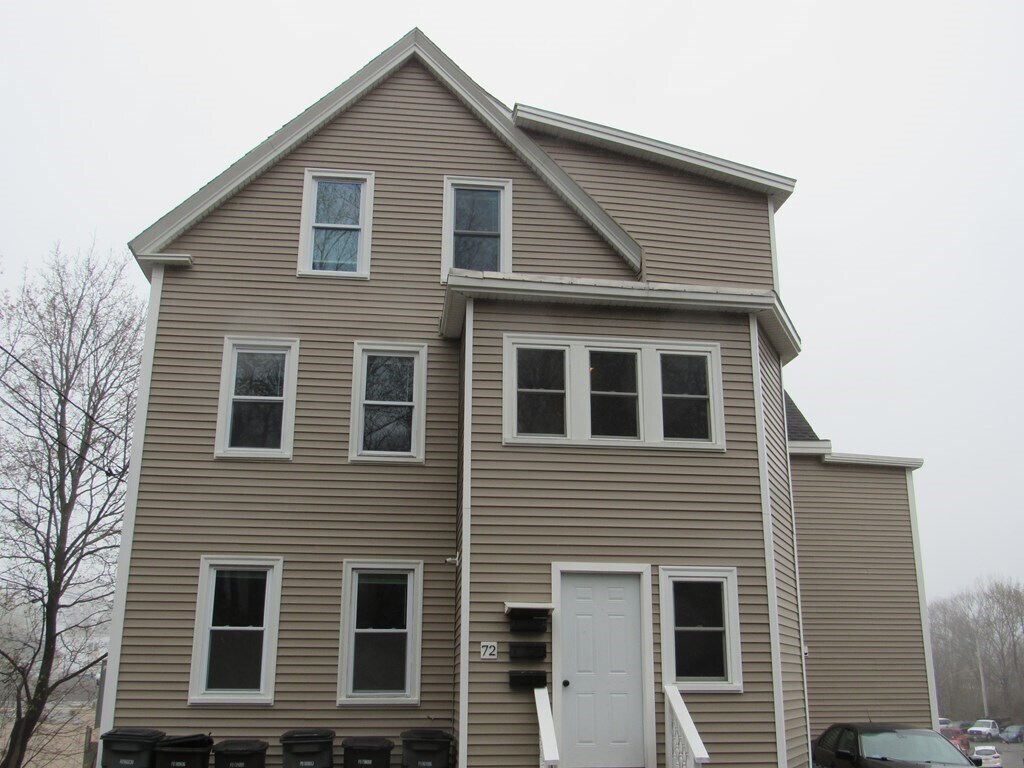 72 Emerald St Unit 2, Gardner, MA 01440 Room for Rent in Gardner, MA