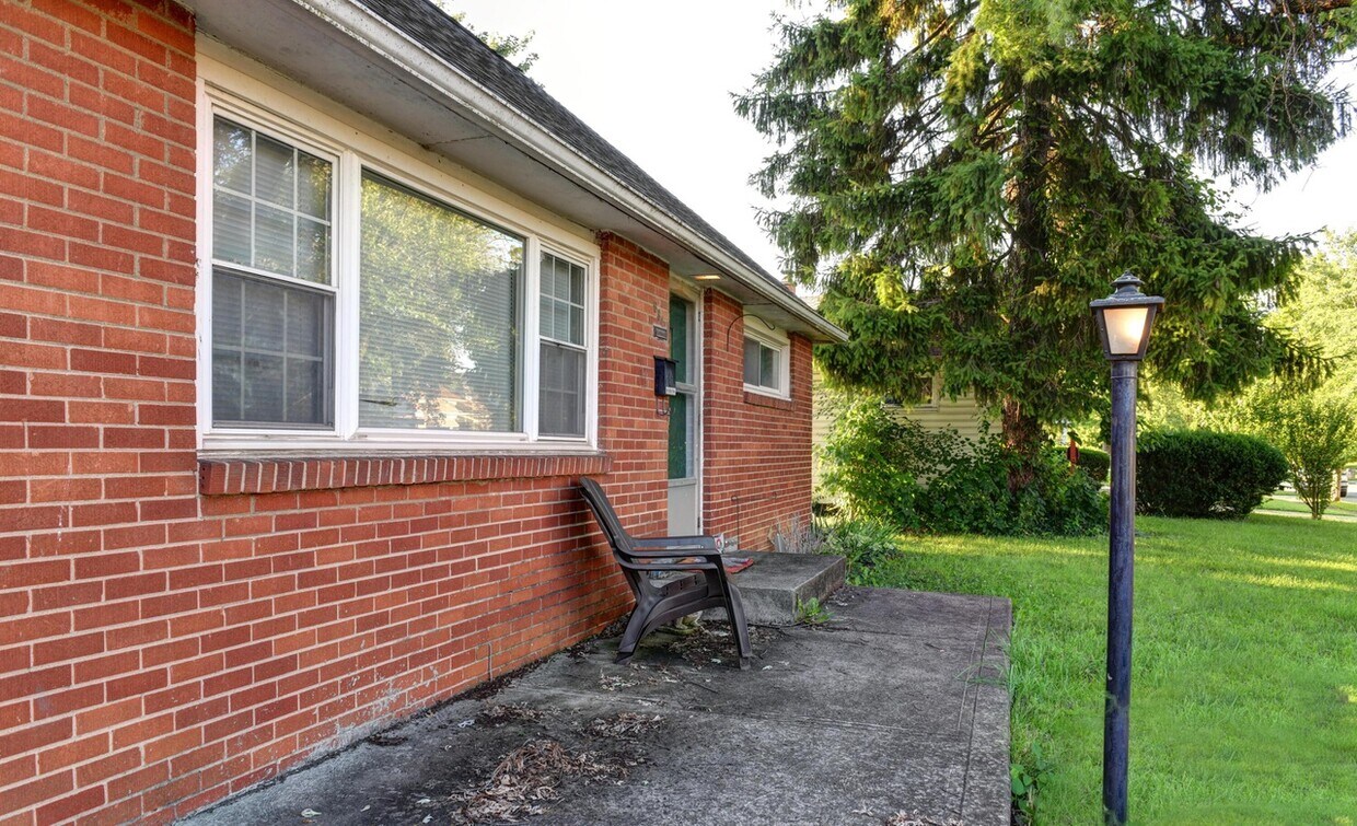 681 Roth Ave, Columbus, OH 43228 House Rental in Columbus, OH
