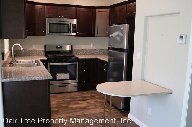 Building Photo - 1 br, 1 bath House - 255 DeWitt Avenue #B