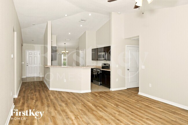 Foto del edificio - 4611 Belladonna Ave
