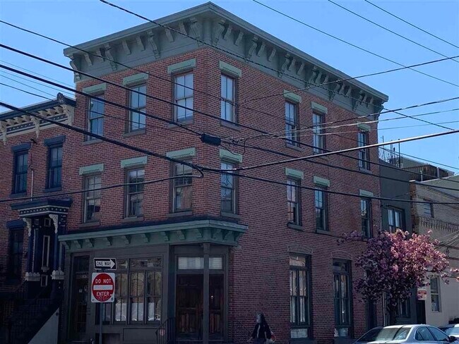 Foto del edificio - 367 8th St