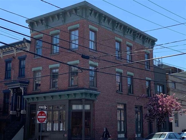 Building Photo - 367 8th St