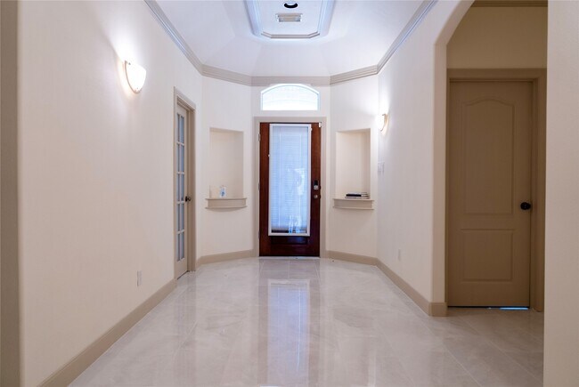 Foto del edificio - 15315 T C Jester Blvd